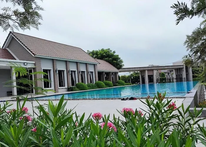 Laddarom Wongwaen-ramintra Parque de vacaciones *