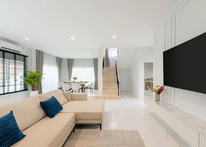 Laddarom Wongwaen-ramintra * Bangkok